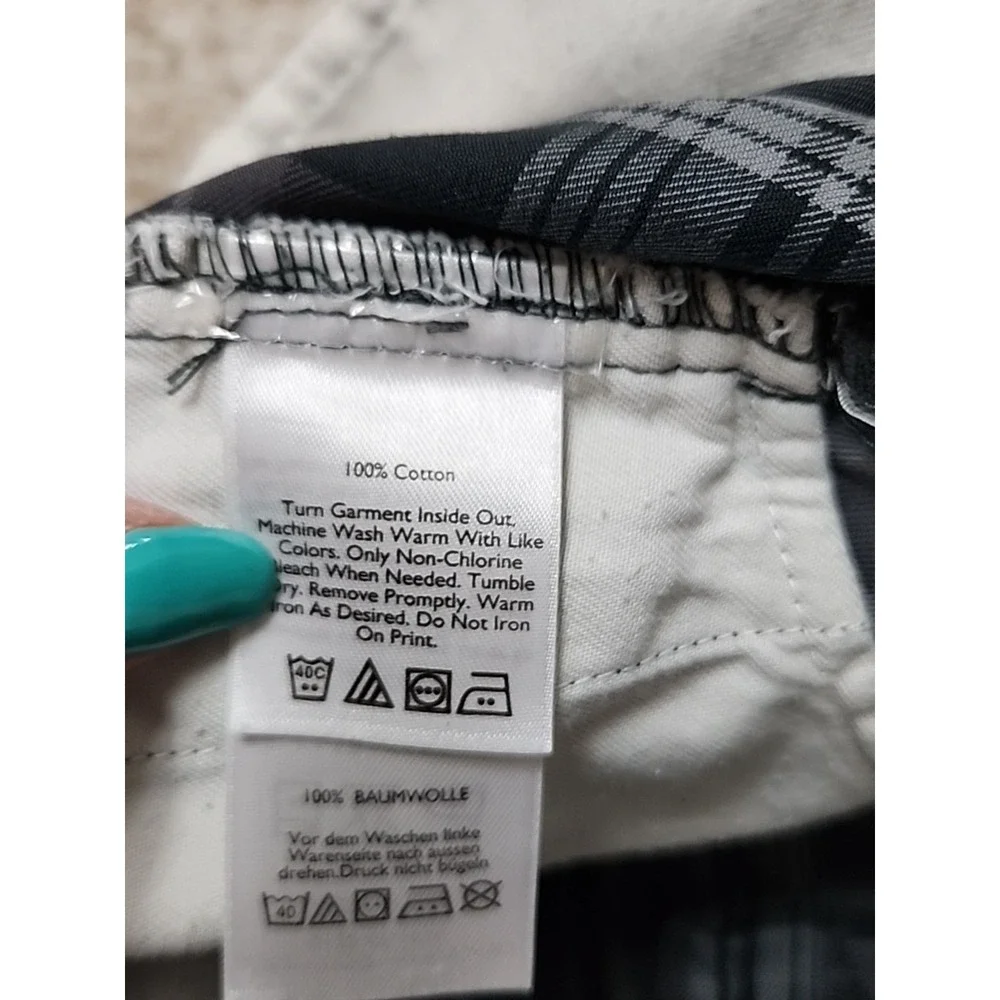 Eddie Bauer Legend Wash 38x10 Gray Black Plaid Chino Shorts 100%‎ Cotton